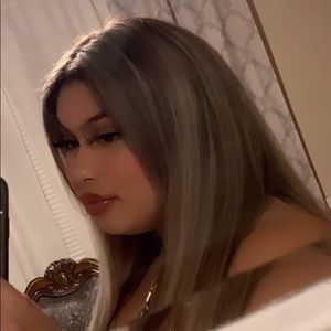 Meet your Posher, Monique